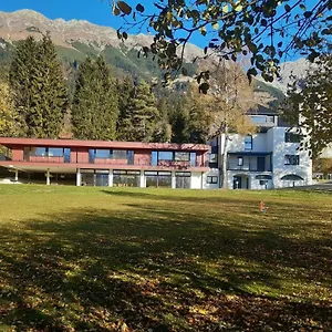 Hostel Haus Der Freundschaft - Kinder- Und Jugendgästehaus Für Gruppen