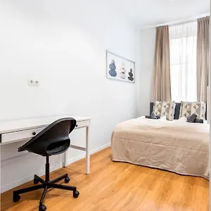 Nice Central City Room , Вена Австрия